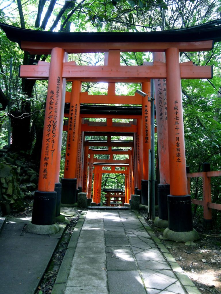 Fushimi-Inari-torii-3