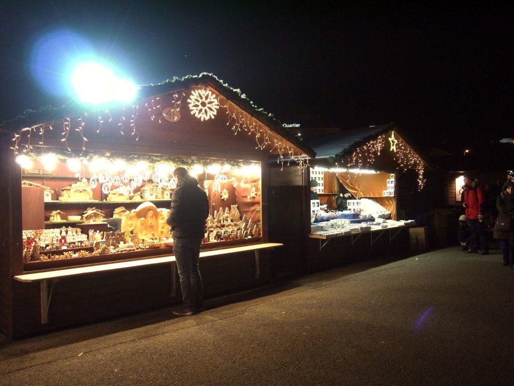 Maria-Theresien-Platz-Noel-stand