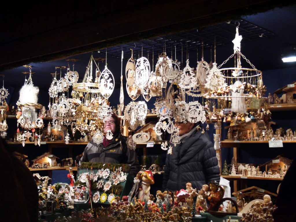 Rathausplatz-Noel-stand