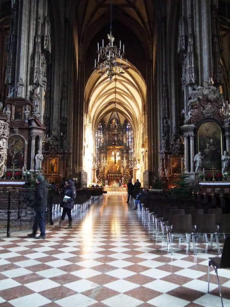 Cathedrale Saint Etienne Vienne interieur