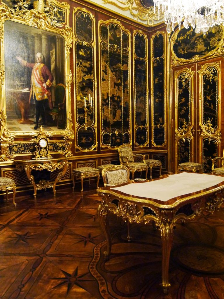 Schonbrunn bureau