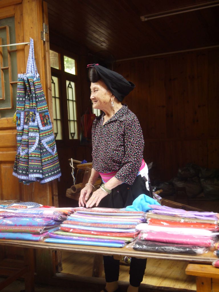 Femme-yao-longji-guilin