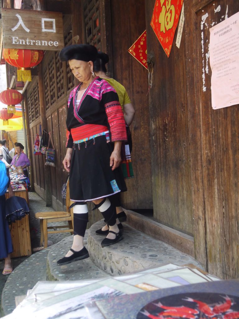 vetements-traditionnel-yao-guilin