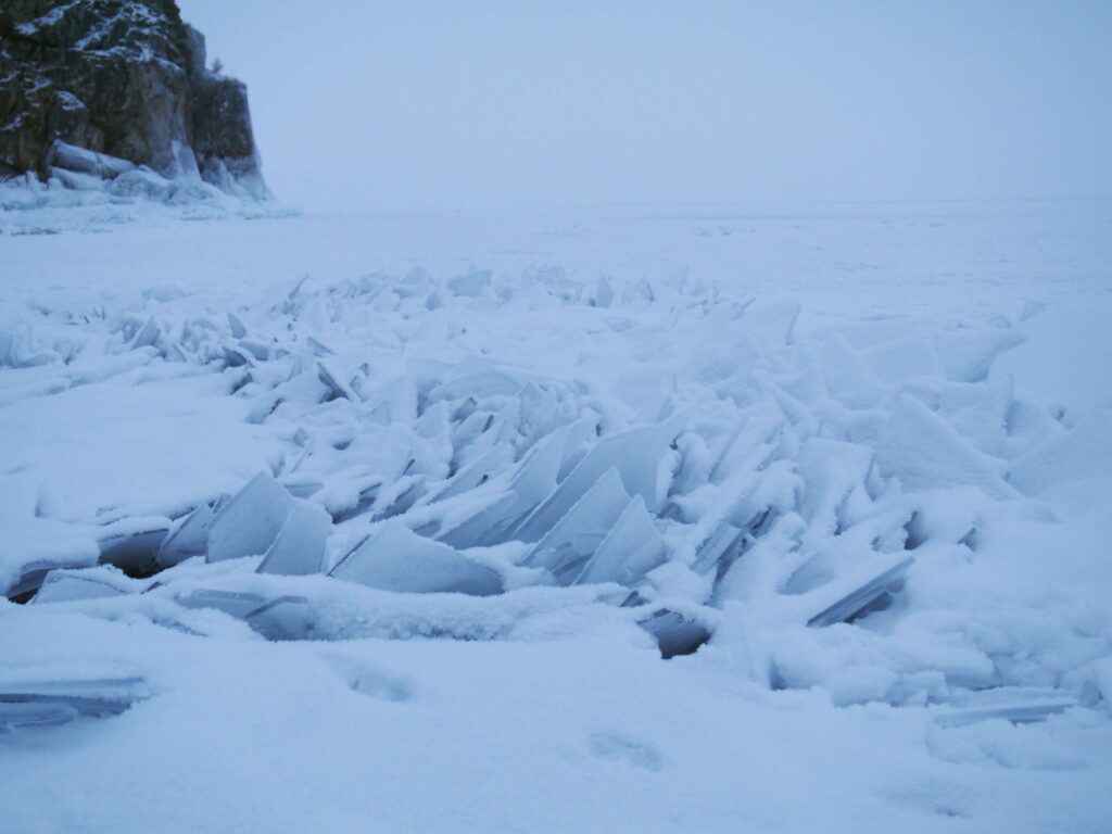 Glace-brisée-Baïkal