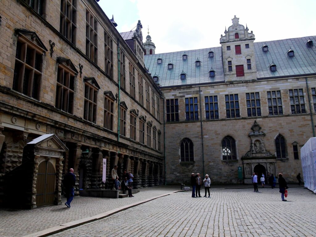 cour_interieure_kronborg