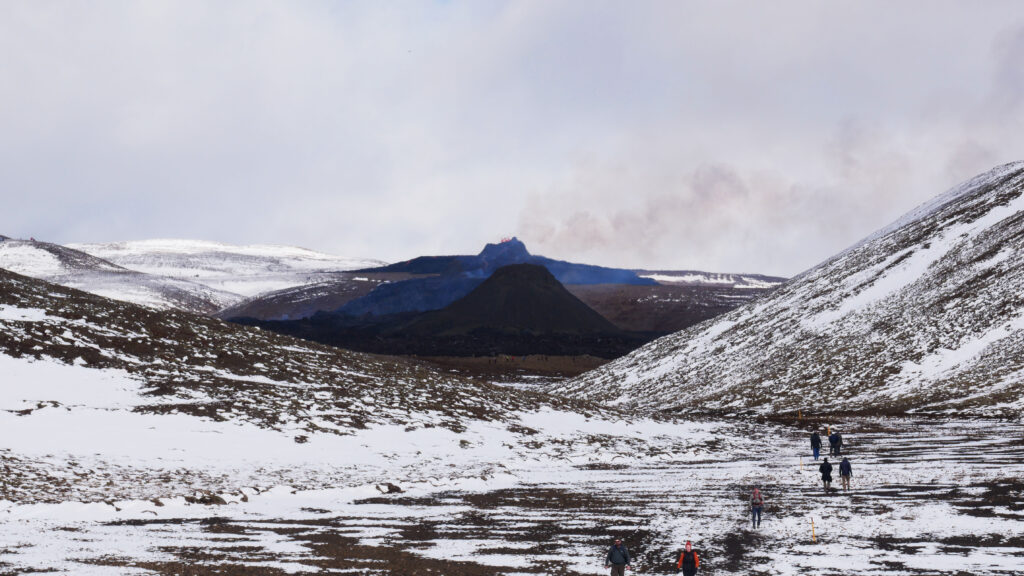 Fagradalsfjall-volcan-vallee