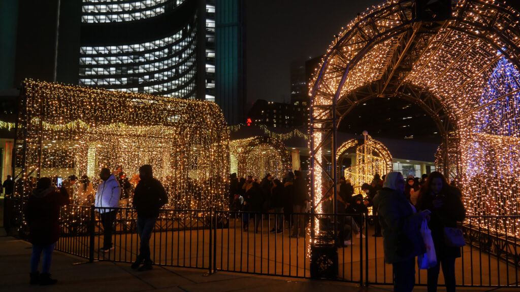 lumieres-toronto-new-year-ontario