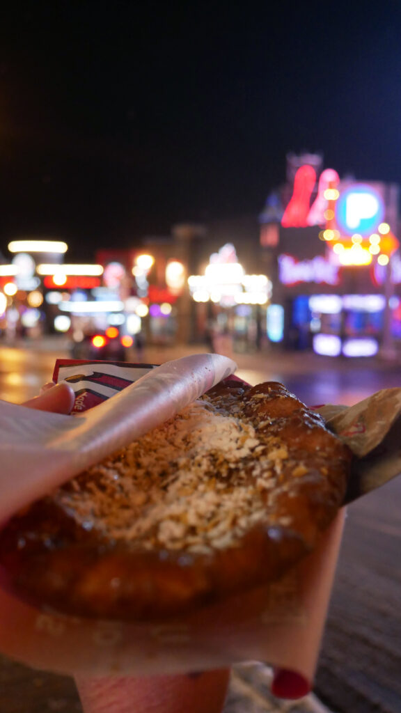 snack-BeaverTail-niagara