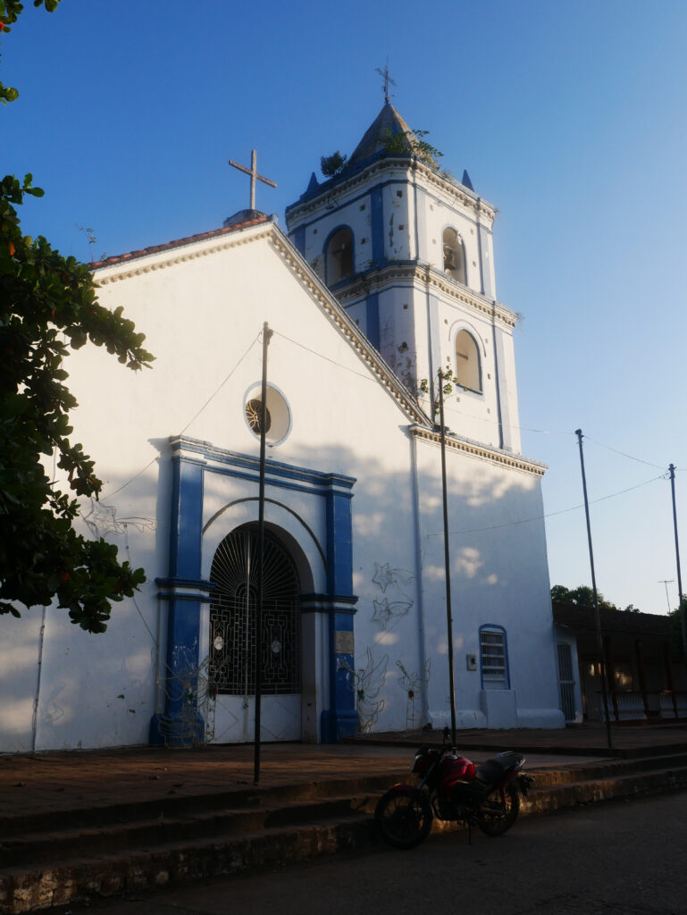 eglise-villavieja-colombie