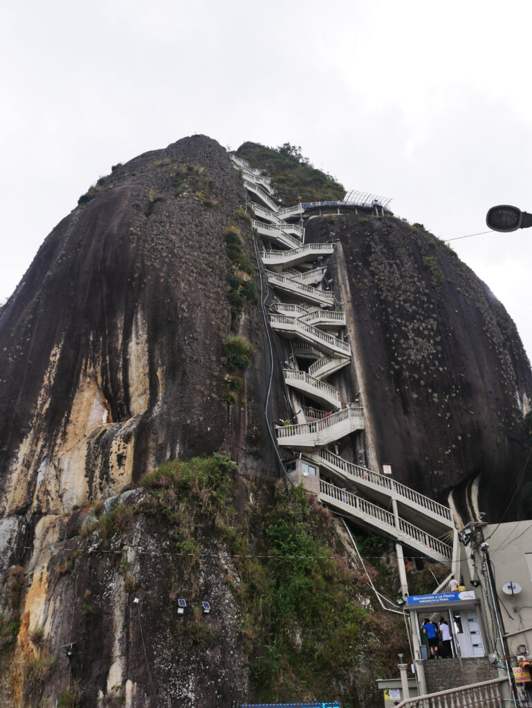 escalier-piedra-medellin