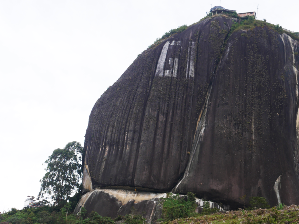 inscription-penon-de-guatape-medellin