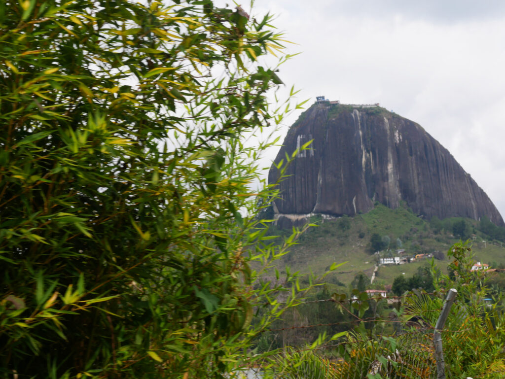 rocher-medellin-vue