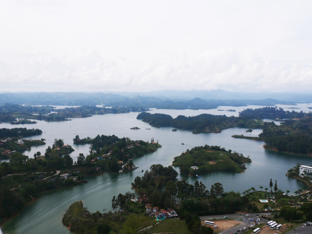 vue-penon-de-guatape-medellin