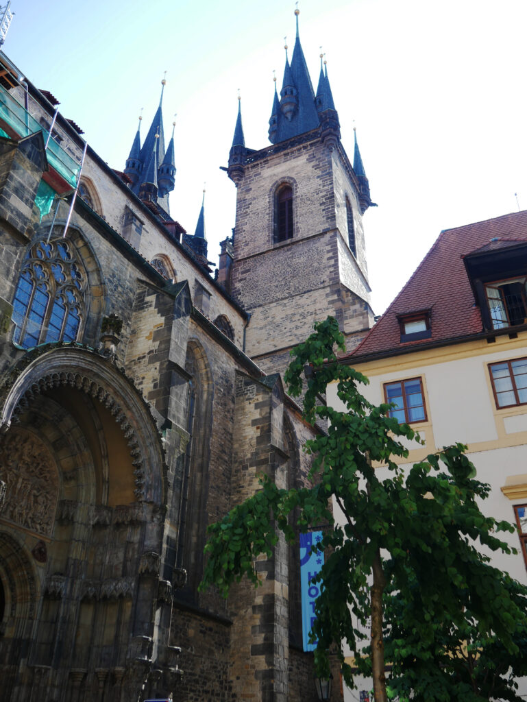 porte-eglise-tyn