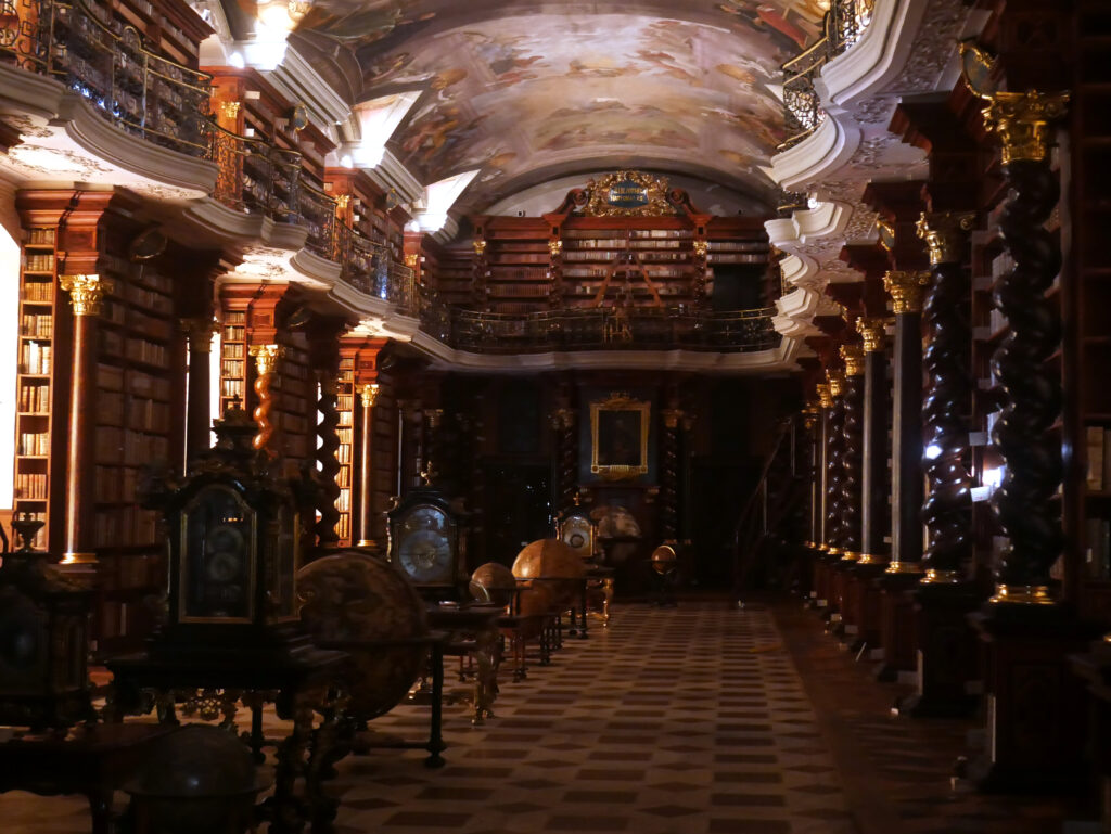 salle-bibliotheque-clementinum