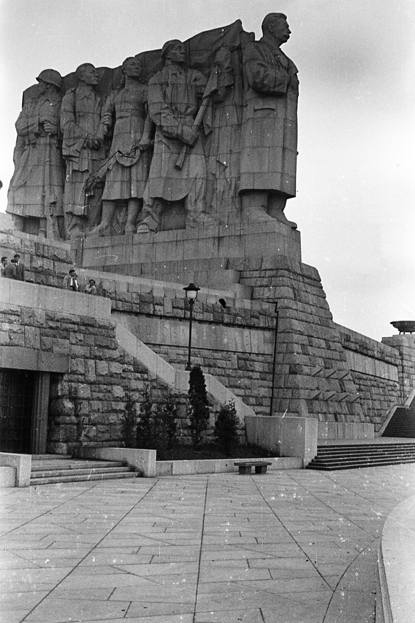 statue-staline-prague