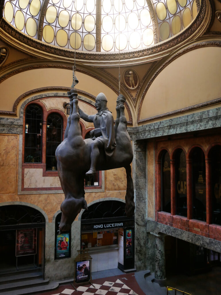 statue-wenceslas-lucerna