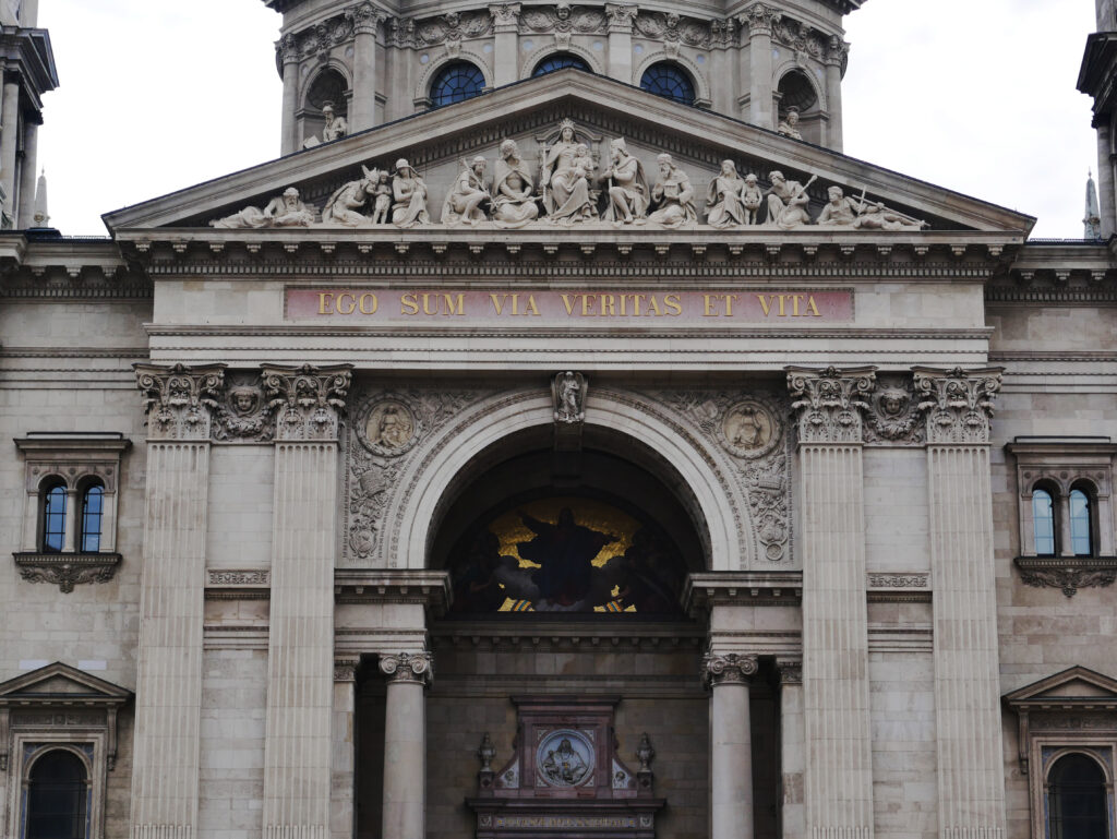 tympan-Basilique-Saint-etienne-Pest-budapest