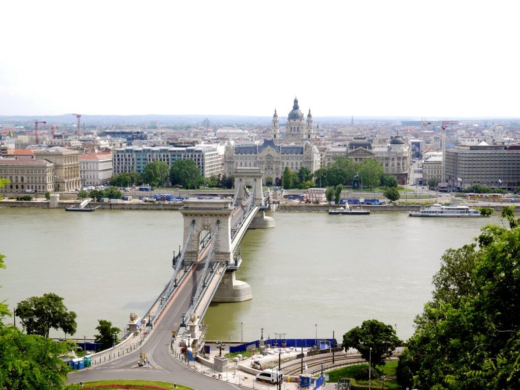 vue-buda-Pont-aux-chaines