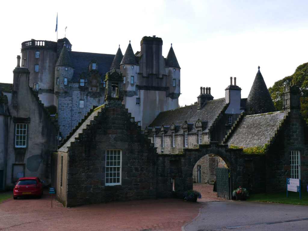 chateau-fraser